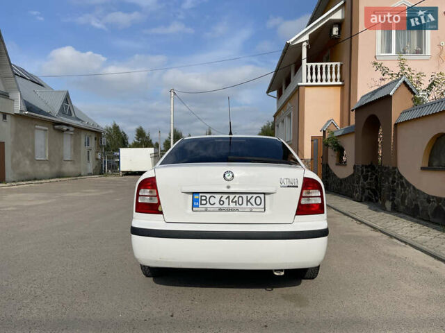 Білий Шкода Октавія, об'ємом двигуна 1.6 л та пробігом 187 тис. км за 4200 $, фото 3 на Automoto.ua