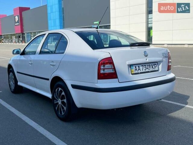 Белый Шкода Октавия, объемом двигателя 1.6 л и пробегом 261 тыс. км за 4700 $, фото 4 на Automoto.ua