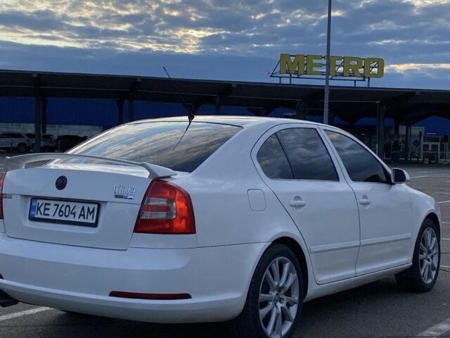 Белый Шкода Октавия, объемом двигателя 2 л и пробегом 2 тыс. км за 6900 $, фото 3 на Automoto.ua