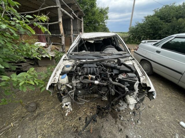 Белый Шкода Октавия, объемом двигателя 1.6 л и пробегом 180 тыс. км за 2000 $, фото 4 на Automoto.ua
