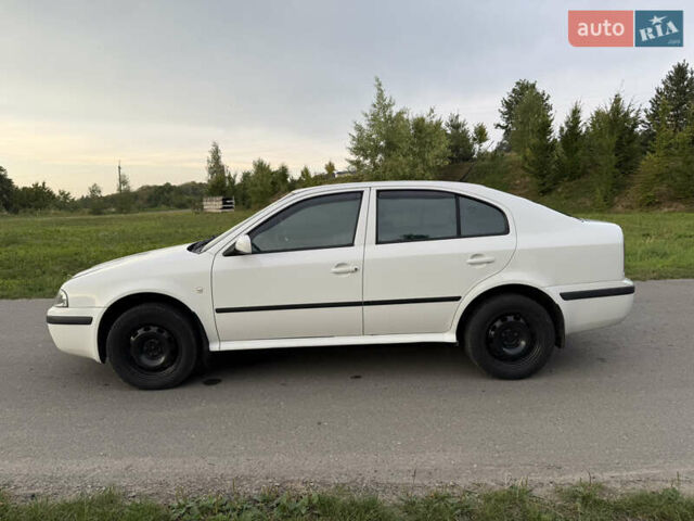 Білий Шкода Октавія, об'ємом двигуна 1.6 л та пробігом 560 тис. км за 4700 $, фото 2 на Automoto.ua