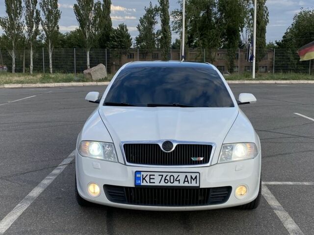 Белый Шкода Октавия, объемом двигателя 2 л и пробегом 2 тыс. км за 6900 $, фото 2 на Automoto.ua