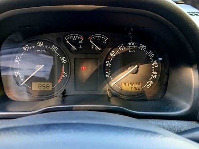 Белый Шкода Октавия, объемом двигателя 1.6 л и пробегом 310 тыс. км за 5800 $, фото 9 на Automoto.ua