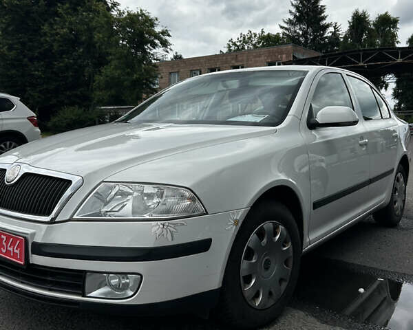 Белый Шкода Октавия, объемом двигателя 1.6 л и пробегом 185 тыс. км за 7800 $, фото 11 на Automoto.ua