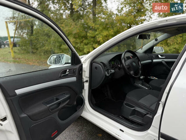 Белый Шкода Октавия, объемом двигателя 1.97 л и пробегом 220 тыс. км за 5500 $, фото 22 на Automoto.ua