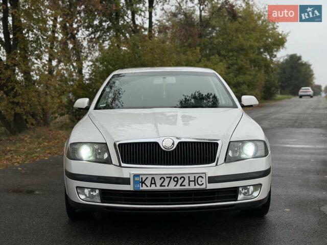 Белый Шкода Октавия, объемом двигателя 1.97 л и пробегом 220 тыс. км за 5500 $, фото 11 на Automoto.ua