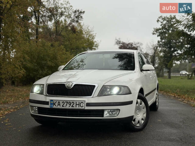 Белый Шкода Октавия, объемом двигателя 1.97 л и пробегом 220 тыс. км за 5500 $, фото 4 на Automoto.ua