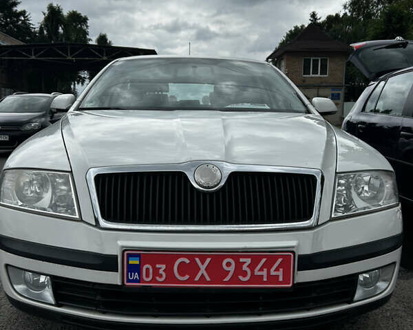 Белый Шкода Октавия, объемом двигателя 1.6 л и пробегом 185 тыс. км за 7800 $, фото 13 на Automoto.ua