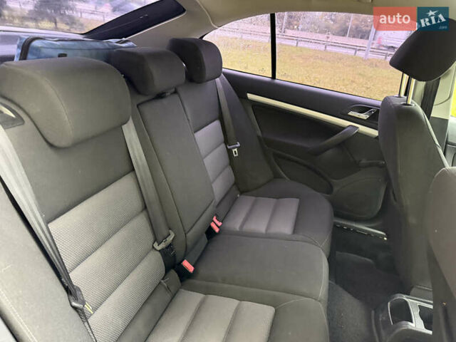 Белый Шкода Октавия, объемом двигателя 1.97 л и пробегом 220 тыс. км за 5500 $, фото 48 на Automoto.ua