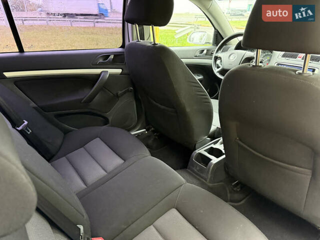 Белый Шкода Октавия, объемом двигателя 1.97 л и пробегом 220 тыс. км за 5500 $, фото 44 на Automoto.ua