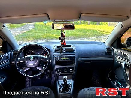 Білий Шкода Октавія, об'ємом двигуна 1.6 л та пробігом 319 тис. км за 7100 $, фото 5 на Automoto.ua