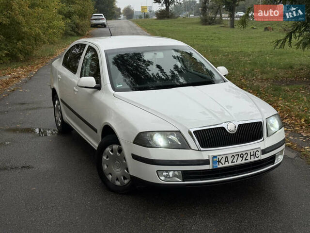Белый Шкода Октавия, объемом двигателя 1.97 л и пробегом 220 тыс. км за 5500 $, фото 12 на Automoto.ua