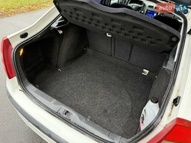 Белый Шкода Октавия, объемом двигателя 1.97 л и пробегом 220 тыс. км за 5500 $, фото 41 на Automoto.ua
