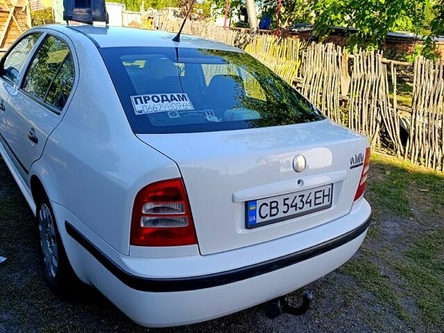 Белый Шкода Октавия, объемом двигателя 1.6 л и пробегом 310 тыс. км за 5800 $, фото 2 на Automoto.ua