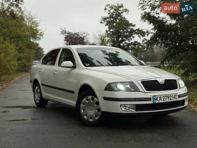 Белый Шкода Октавия, объемом двигателя 1.97 л и пробегом 220 тыс. км за 5500 $, фото 7 на Automoto.ua