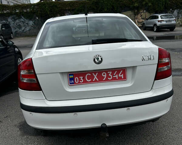 Белый Шкода Октавия, объемом двигателя 1.6 л и пробегом 185 тыс. км за 7800 $, фото 14 на Automoto.ua