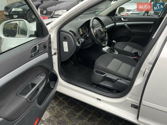 Белый Шкода Октавия, объемом двигателя 1.4 л и пробегом 187 тыс. км за 6500 $, фото 9 на Automoto.ua