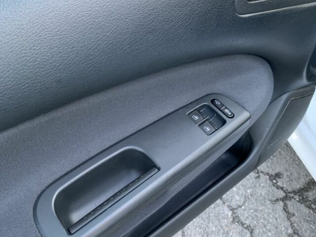 Білий Шкода Октавія, об'ємом двигуна 1.6 л та пробігом 181 тис. км за 7800 $, фото 17 на Automoto.ua