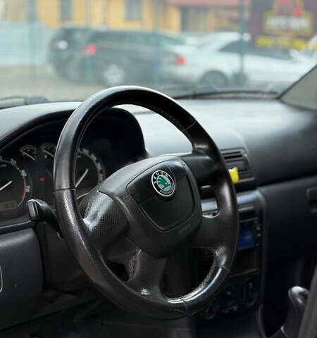 Белый Шкода Октавия, объемом двигателя 1.6 л и пробегом 300 тыс. км за 4100 $, фото 7 на Automoto.ua