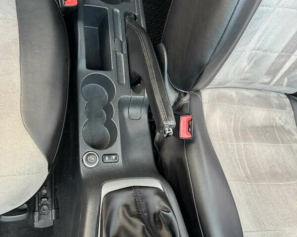 Белый Шкода Октавия, объемом двигателя 1.6 л и пробегом 262 тыс. км за 8500 $, фото 17 на Automoto.ua