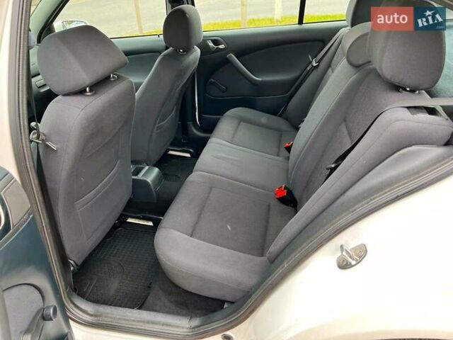 Белый Шкода Октавия, объемом двигателя 1.6 л и пробегом 173 тыс. км за 5499 $, фото 10 на Automoto.ua