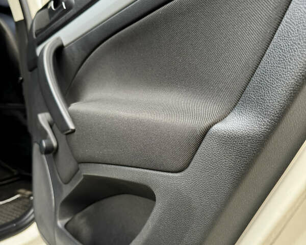 Белый Шкода Октавия, объемом двигателя 1.6 л и пробегом 262 тыс. км за 8500 $, фото 19 на Automoto.ua