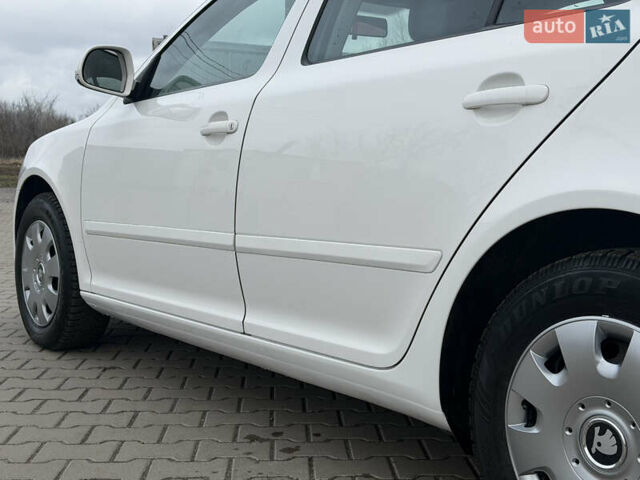 Белый Шкода Октавия, объемом двигателя 1.6 л и пробегом 231 тыс. км за 7150 $, фото 22 на Automoto.ua