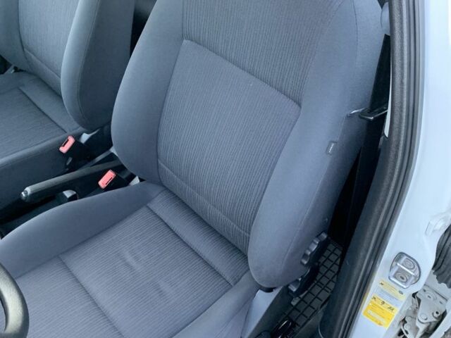 Білий Шкода Октавія, об'ємом двигуна 1.6 л та пробігом 181 тис. км за 7800 $, фото 19 на Automoto.ua