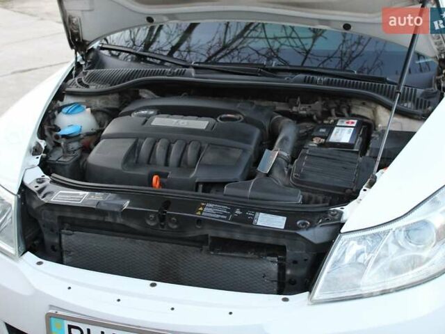 Белый Шкода Октавия, объемом двигателя 1.59 л и пробегом 216 тыс. км за 8500 $, фото 8 на Automoto.ua