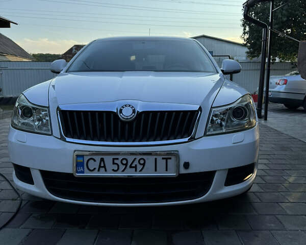 Белый Шкода Октавия, объемом двигателя 1.6 л и пробегом 262 тыс. км за 8500 $, фото 12 на Automoto.ua