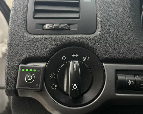 Белый Шкода Октавия, объемом двигателя 1.6 л и пробегом 231 тыс. км за 7150 $, фото 29 на Automoto.ua