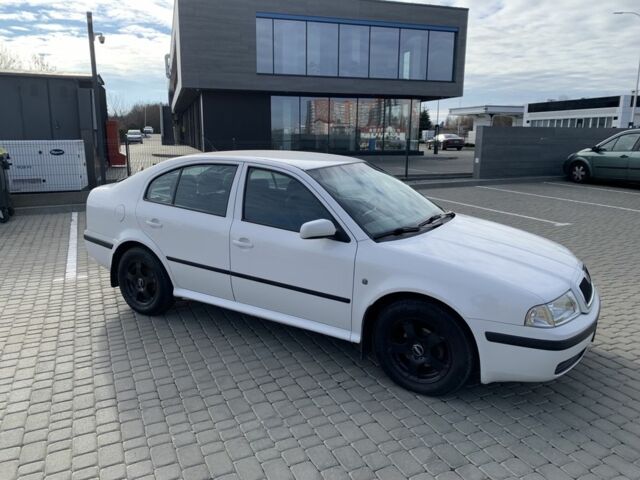 Білий Шкода Октавія, об'ємом двигуна 1.6 л та пробігом 181 тис. км за 7800 $, фото 2 на Automoto.ua