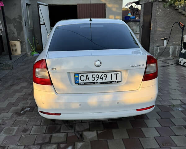Белый Шкода Октавия, объемом двигателя 1.6 л и пробегом 262 тыс. км за 8500 $, фото 7 на Automoto.ua