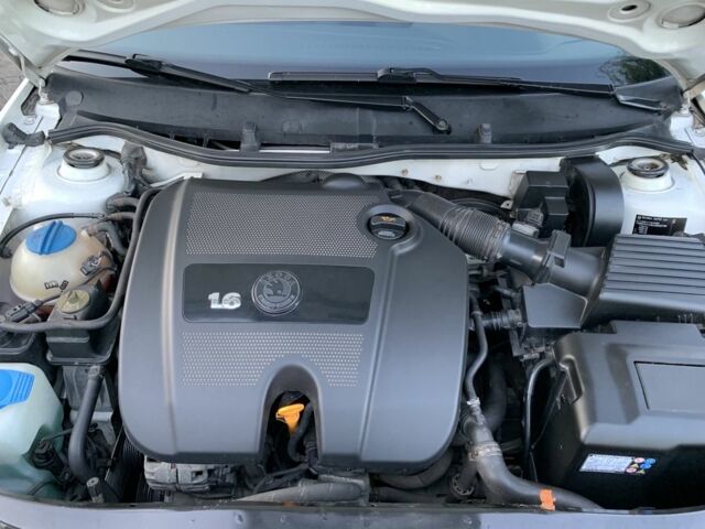 Білий Шкода Октавія, об'ємом двигуна 1.6 л та пробігом 181 тис. км за 7800 $, фото 16 на Automoto.ua