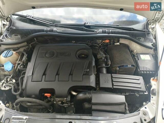 Белый Шкода Октавия, объемом двигателя 1.6 л и пробегом 335 тыс. км за 7550 $, фото 10 на Automoto.ua