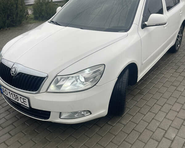 Белый Шкода Октавия, объемом двигателя 1.9 л и пробегом 299 тыс. км за 7000 $, фото 4 на Automoto.ua