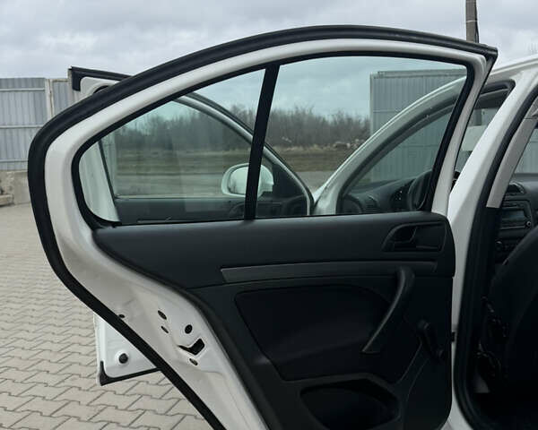 Белый Шкода Октавия, объемом двигателя 1.6 л и пробегом 231 тыс. км за 7150 $, фото 30 на Automoto.ua
