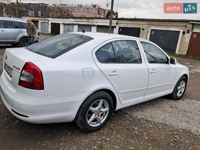 Белый Шкода Октавия, объемом двигателя 1.6 л и пробегом 270 тыс. км за 7250 $, фото 3 на Automoto.ua