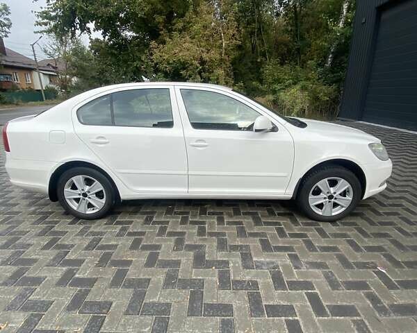 Белый Шкода Октавия, объемом двигателя 1.8 л и пробегом 208 тыс. км за 7350 $, фото 5 на Automoto.ua
