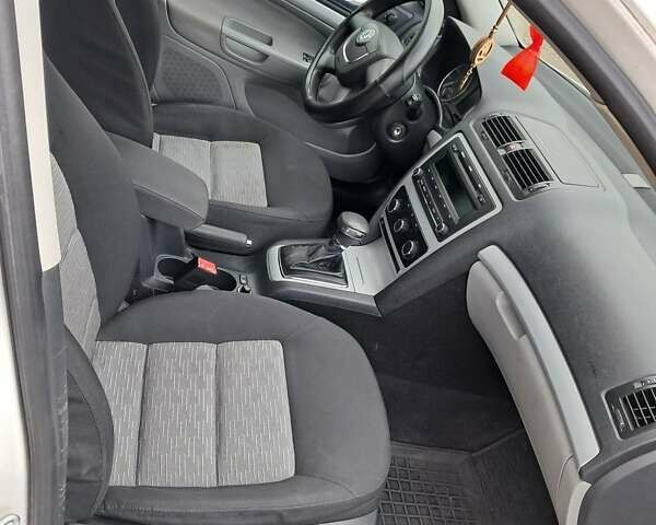 Белый Шкода Октавия, объемом двигателя 1.6 л и пробегом 270 тыс. км за 7250 $, фото 9 на Automoto.ua