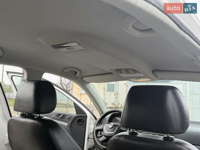 Белый Шкода Октавия, объемом двигателя 1.6 л и пробегом 231 тыс. км за 7150 $, фото 40 на Automoto.ua