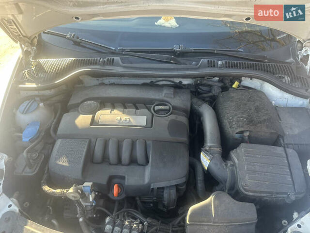 Белый Шкода Октавия, объемом двигателя 1.6 л и пробегом 266 тыс. км за 7700 $, фото 12 на Automoto.ua