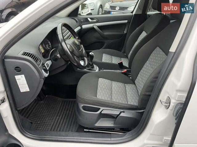 Белый Шкода Октавия, объемом двигателя 1.4 л и пробегом 187 тыс. км за 6500 $, фото 10 на Automoto.ua