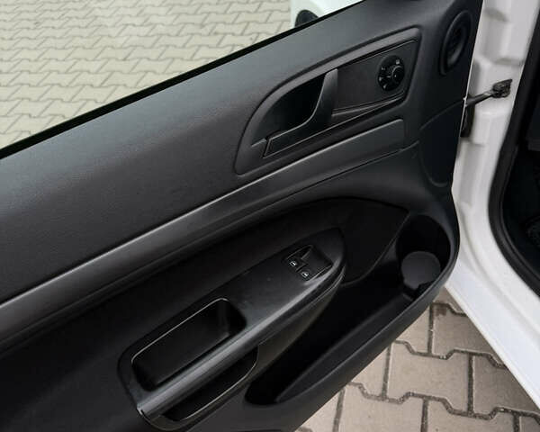 Белый Шкода Октавия, объемом двигателя 1.6 л и пробегом 231 тыс. км за 7150 $, фото 26 на Automoto.ua