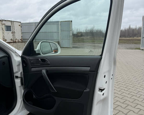 Белый Шкода Октавия, объемом двигателя 1.6 л и пробегом 231 тыс. км за 7150 $, фото 33 на Automoto.ua