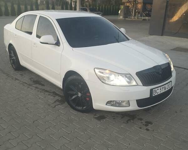 Белый Шкода Октавия, объемом двигателя 1.6 л и пробегом 335 тыс. км за 7550 $, фото 2 на Automoto.ua