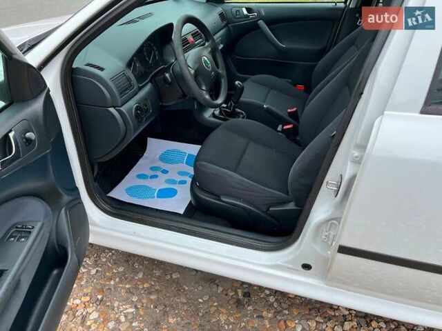 Белый Шкода Октавия, объемом двигателя 1.6 л и пробегом 173 тыс. км за 5499 $, фото 12 на Automoto.ua