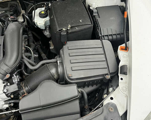 Белый Шкода Октавия, объемом двигателя 1.4 л и пробегом 187 тыс. км за 6500 $, фото 33 на Automoto.ua