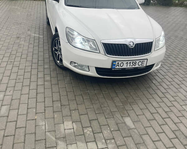 Белый Шкода Октавия, объемом двигателя 1.9 л и пробегом 299 тыс. км за 7000 $, фото 3 на Automoto.ua