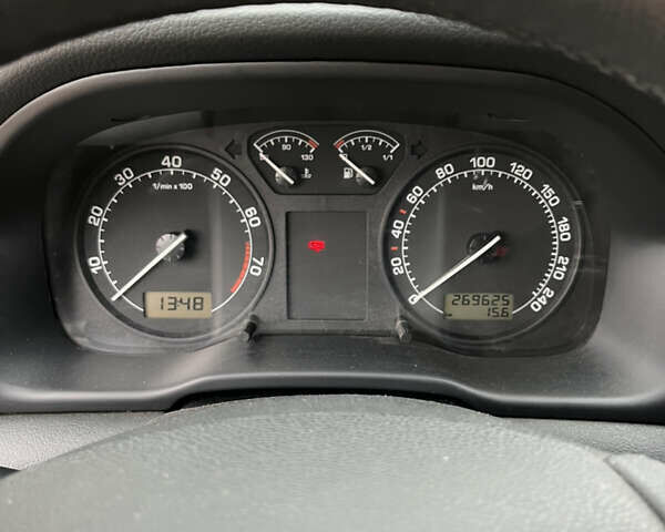 Белый Шкода Октавия, объемом двигателя 1.6 л и пробегом 269 тыс. км за 6000 $, фото 9 на Automoto.ua